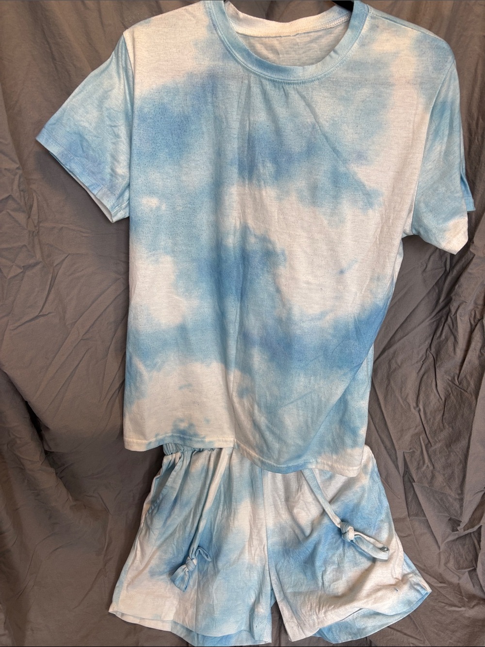 Blue and White Tie-Dye Lounge Set shorts have pockets